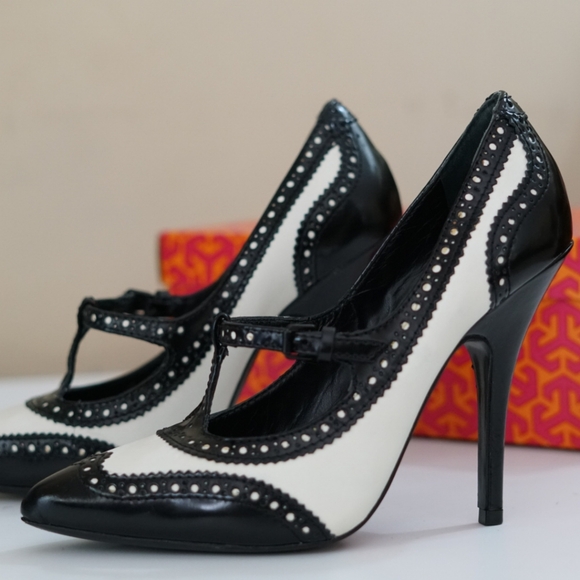 Tory Burch Everly Pumps - Picture 3 of 4